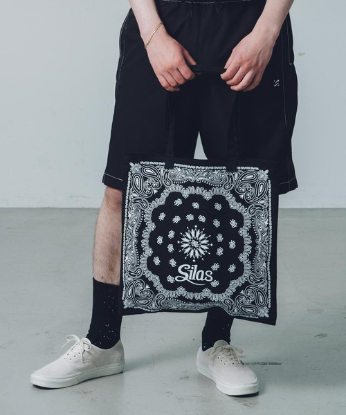 SILAS（サイラス）の「BANDANA PRINT TOTE BAG　サイラスバンダナプリントトートバッグ（トートバッグ・メンズ・ブラック/ブルー・ONE SIZE）」の3枚目の写真