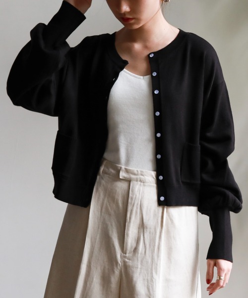 feepur（フェピュール）の「ミニポケ付きカットカラーカーディガン（カーディガン/ボレロ・レディース・ブラック/パープル/オフホワイト/ピンク/グリーン/杢グレー・MEDIUM）」の8枚目の写真