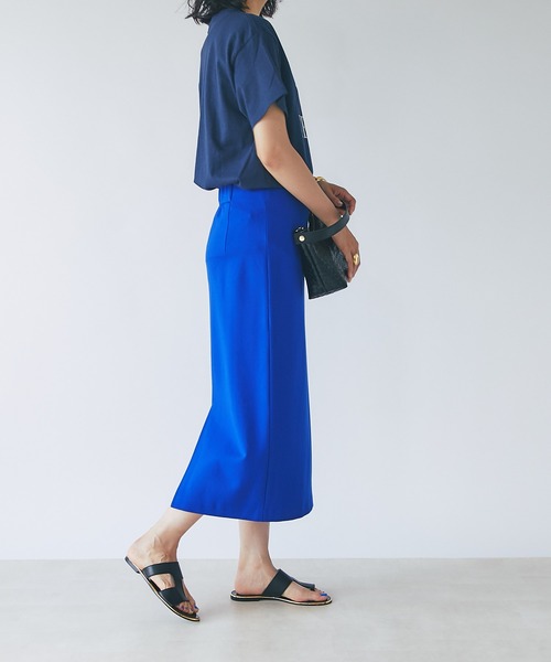 RIVE DROITE(リヴドロワ)の「滑らかで肌触りの良い美シルエット/ポンチストレートタイトスカート(スカート・レディース・ブラック/ベージュ/カーキ/ブルー・36/38/40)」の13枚目の写真