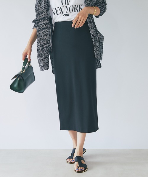 RIVE DROITE(リヴドロワ)の「滑らかで肌触りの良い美シルエット/ポンチストレートタイトスカート(スカート・レディース・ブラック/ベージュ/カーキ/ブルー・36/38/40)」の18枚目の写真