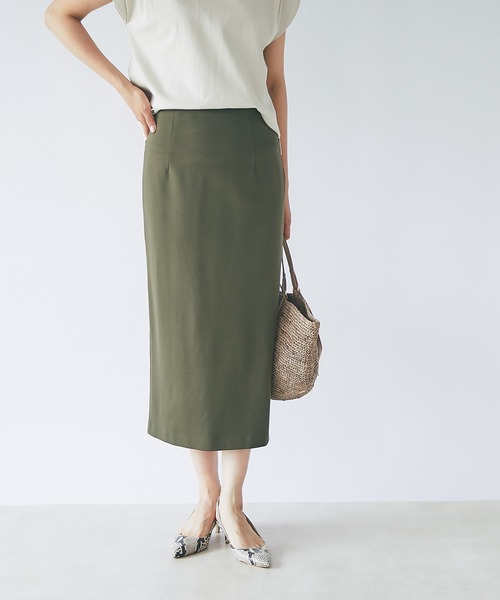 RIVE DROITE(リヴドロワ)の「滑らかで肌触りの良い美シルエット/ポンチストレートタイトスカート(スカート・レディース・ブラック/ベージュ/カーキ/ブルー・36/38/40)」の14枚目の写真