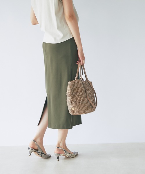 RIVE DROITE(リヴドロワ)の「滑らかで肌触りの良い美シルエット/ポンチストレートタイトスカート(スカート・レディース・ブラック/ベージュ/カーキ/ブルー・36/38/40)」の19枚目の写真