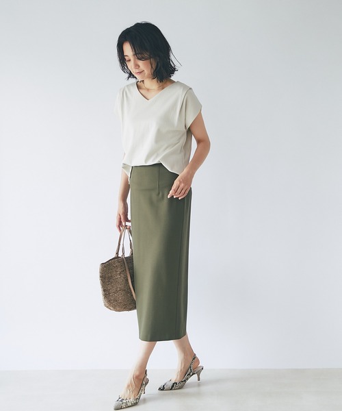 RIVE DROITE(リヴドロワ)の「滑らかで肌触りの良い美シルエット/ポンチストレートタイトスカート(スカート・レディース・ブラック/ベージュ/カーキ/ブルー・36/38/40)」の7枚目の写真