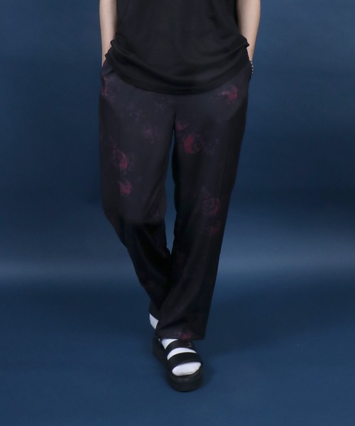 ANPAS（アンパス）の「Georgette Total Pattern Print Crease Wide Thickness Pants/ジョーゼット 総柄プリント センタープリーツ ワイドとろみパンツ  カラーパンツ セットアップ対応（その他パンツ・メンズ・ブラック系その他/グレー系その他/ブラウン系その他/ブルー系その他/ブラック系その他2/ブラウン系その他2/ブラック系その他5/ブラック系その他4/ブラック系その他3/ブラウン系その他3/ブラウン系その他4/ブラック系その他6/ブラック系2/ブラック系/ブラック系1・M/L）」の7枚目の写真