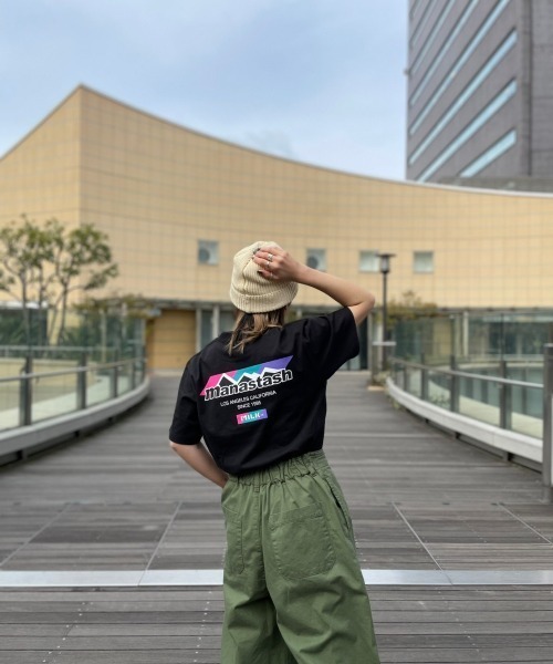MILKFED.(ミルクフェド)の「MILKFED. × MANASTASH /ミルクフェド×マナスタッシュ MOUNTAIN COLOR LOGO T-SHIRT マウンテンカラーロゴTシャツ(Tシャツ/カットソー・レディース・ホワイト/ブラック・MEDIUM/LARGE/X-LARGE)」の15枚目の写真