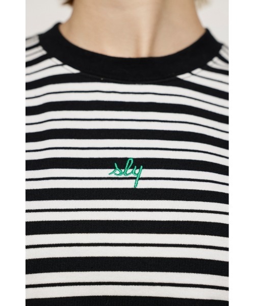 SLY(スライ)の「COMPACT SLY LOGO T/SH コンパクト スライ ロゴ Tシャツ(Tシャツ/カットソー・レディース・レッド/オフホワイト/ブラック系その他2/グリーン系その他2・FREE)」の16枚目の写真