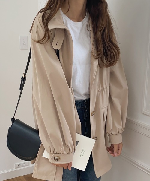 LAUIR（ラウアー）の「スタンドカラーウエストドロストミドルコート（その他アウター・レディース・ブラック/ベージュ/ブラウン・MEDIUM/LARGE）」の3枚目の写真