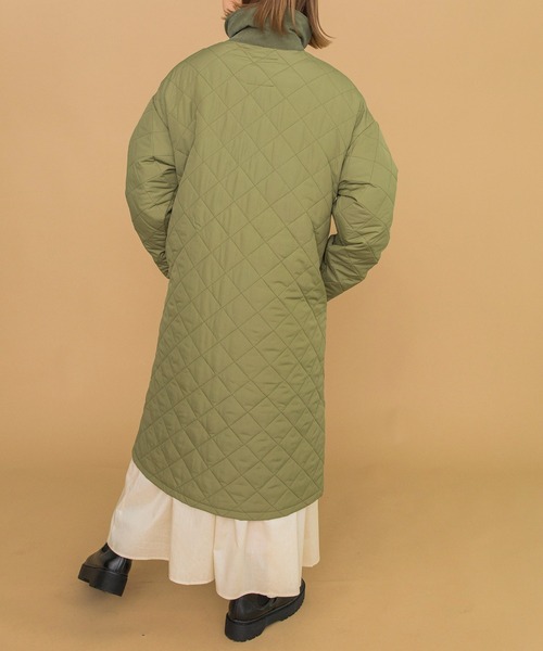 w closet(ダブルクローゼット)の「キルティングロングコート(ステンカラーコート・レディース・ブラック/カーキ/アイボリー・FREE)」の5枚目の写真