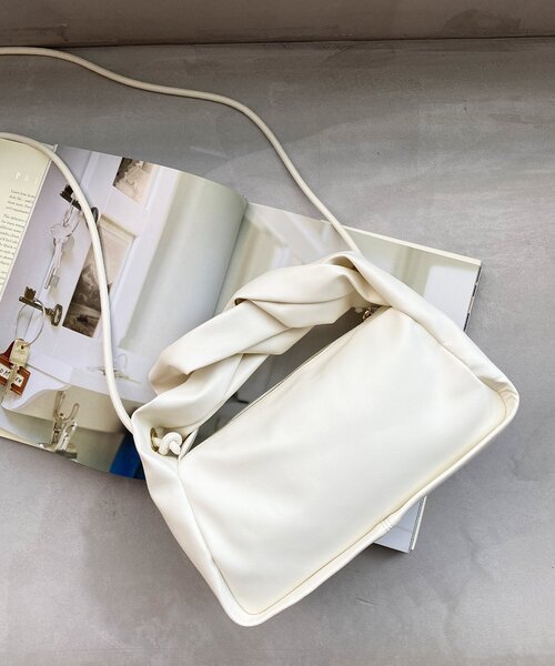 OPAQUE.CLIP（オペークドットクリップ）の「◆ツイストハンドルショルダーバッグ（ショルダーバッグ・レディース・ライトブルー/オフホワイト/イエロー・00）」の12枚目の写真