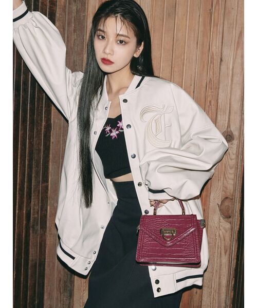 EVRIS（エヴリス）の「Embroideryニットキャミトップス（キャミソール・レディース・ブラック/レッド/ブルー・FREE）」の5枚目の写真