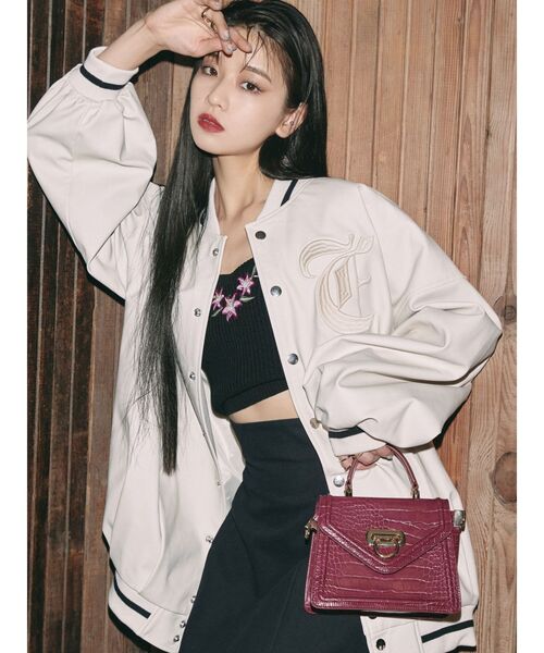 EVRIS（エヴリス）の「Embroideryニットキャミトップス（キャミソール・レディース・ブラック/レッド/ブルー・FREE）」の6枚目の写真