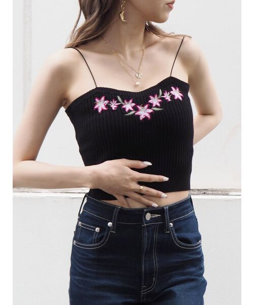 EVRIS（エヴリス）の「Embroideryニットキャミトップス（キャミソール・レディース・ブラック/レッド/ブルー・FREE）」の19枚目の写真