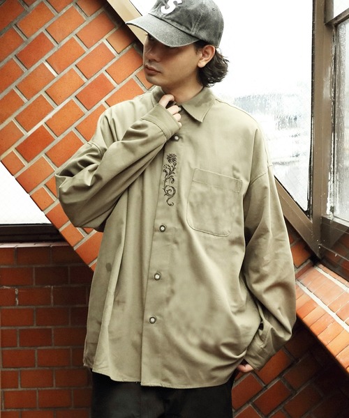 ８(eight)（エイト）の「刺繍チロルシャツ（シャツ/ブラウス・メンズ・ブラック/ベージュ/オフホワイト/カーキ・MEDIUM/LARGE）」の4枚目の写真