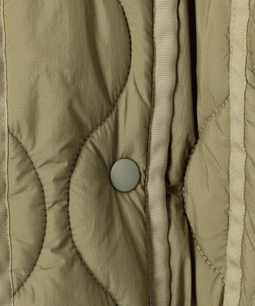 TOMORROWLAND （トゥモローランド）の「【別注】WILD THINGS×TOMORROWLAND キルティングコート（その他アウター・レディース・カーキ/ブラック・FREE）」の7枚目の写真