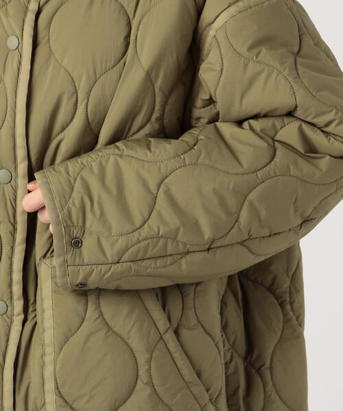 TOMORROWLAND （トゥモローランド）の「【別注】WILD THINGS×TOMORROWLAND キルティングコート（その他アウター・レディース・カーキ/ブラック・FREE）」の6枚目の写真