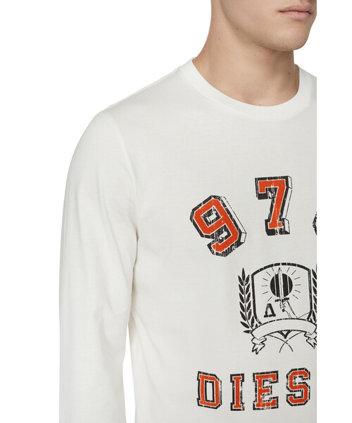 DIESEL(ディーゼル)の「メンズ Tシャツ 長そで プリント(Tシャツ/カットソー・メンズ・ホワイト/ブラック・XXX-LARGE/X-SMALL/LARGE/X-LARGE/SMALL/MEDIUM/XX-LARGE)」の9枚目の写真