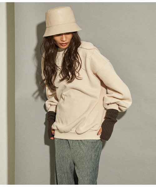 ANAP（アナップ）の「プチハイネック裏起毛プルオーバー（スウェット・レディース・ブルー/ブラック/アイボリー/ブラウン・FREE）」の2枚目の写真