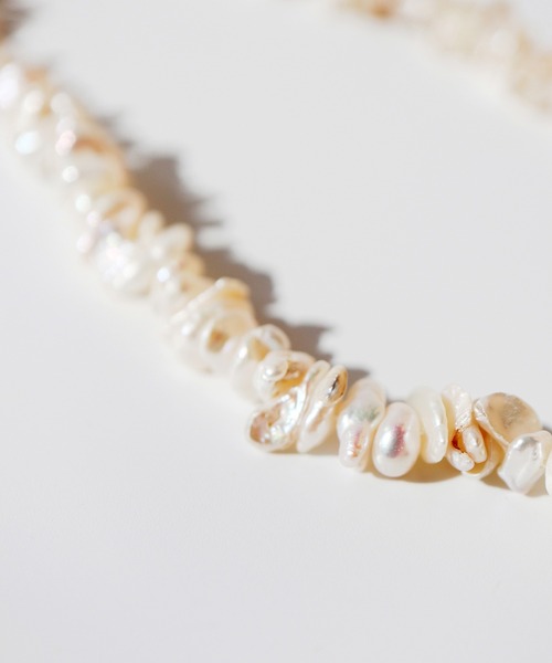 TUWAKRIM（トゥワクリム）の「バロックパールチョーカー（チョーカー・レディース・ゴールド/オフホワイト・M）」の8枚目の写真