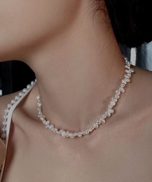 VIBGYOR Women（ヴィブジョー　ウィメン）の「【resonance】淡水パール風 シンプル ネックレス【オケージョン】（ネックレス・レディース・ホワイト・FREE）」の4枚目の写真