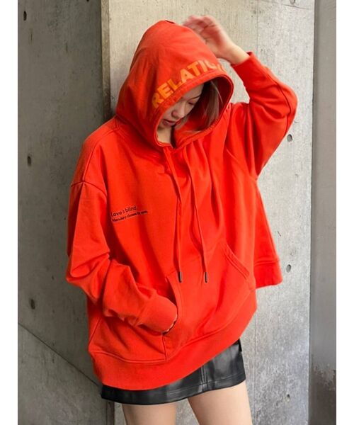 EVRIS（エヴリス）の「オーバーサイズカラーフーディー（パーカー・レディース・オレンジ/ホワイト/ブラック・FREE）」の3枚目の写真