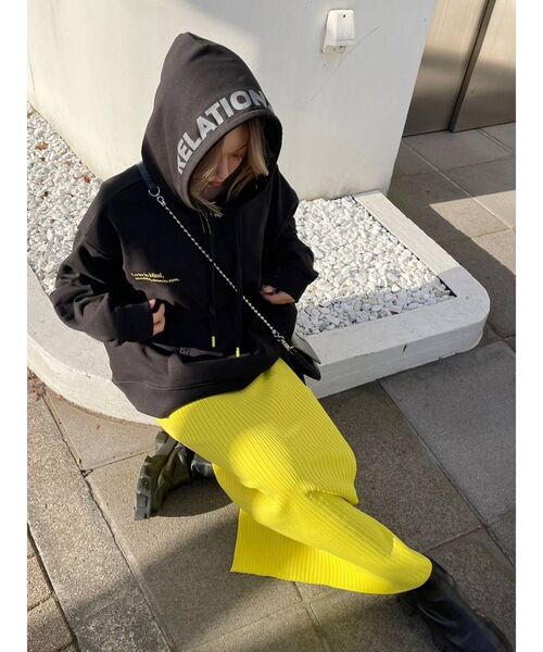 EVRIS（エヴリス）の「オーバーサイズカラーフーディー（パーカー・レディース・オレンジ/ホワイト/ブラック・FREE）」の15枚目の写真