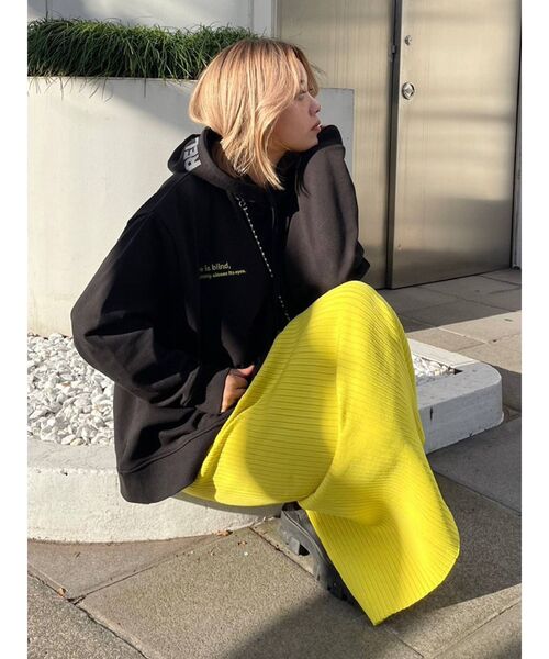 EVRIS（エヴリス）の「オーバーサイズカラーフーディー（パーカー・レディース・オレンジ/ホワイト/ブラック・FREE）」の17枚目の写真