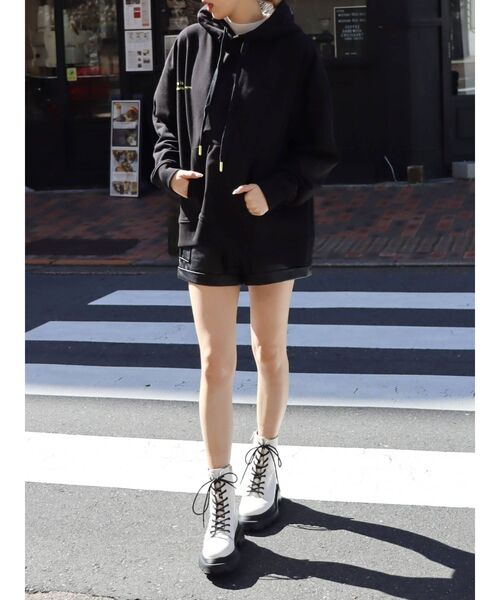 EVRIS（エヴリス）の「オーバーサイズカラーフーディー（パーカー・レディース・オレンジ/ホワイト/ブラック・FREE）」の21枚目の写真