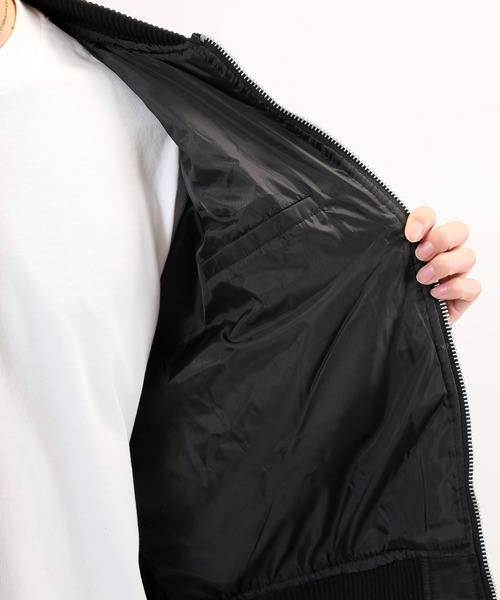 TopIsm(トップイズム)の「ダイヤキルティング ドロップショルダー MA-1ジャケット(MA-1・メンズ・ホワイト/ブラック/カーキ・M/L/LL)」の13枚目の写真