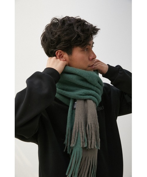 AZUL by moussy(アズールバイマウジー)の「DOUBLE FACE KNIT MUFFLER/ダブルフェイスニットマフラー(マフラー・メンズ・ホワイト系その他/ブラック系その他/グリーン系その他・FREE)」の1枚目の写真