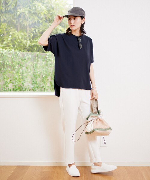 UNFILO(アンフィーロ)の「BEAUTY FORM フォルムTシャツ(Tシャツ/カットソー・レディース・サックスブルー系/ホワイト系/イエロー系/グレー系/ベージュ系2/ネイビー系2/ブラック系・SMALL/LARGE/MEDIUM)」の12枚目の写真