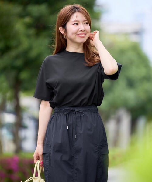 UNFILO(アンフィーロ)の「BEAUTY FORM フォルムTシャツ(Tシャツ/カットソー・レディース・サックスブルー系/ホワイト系/イエロー系/グレー系/ベージュ系2/ネイビー系2/ブラック系・SMALL/LARGE/MEDIUM)」の20枚目の写真