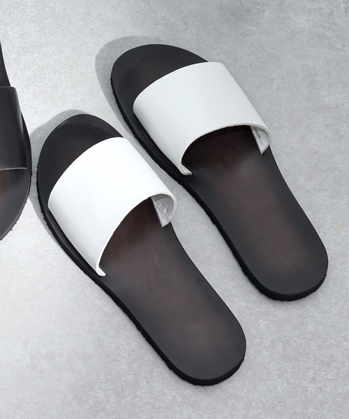 AAA+（サンエープラス）の「ストラップサンダル スライドサンダル（サンダル・メンズ・ホワイト系3/ホワイト系5/ブラック系2/ブラック系4/ホワイト系1/ホワイト系2/ブラック系6/ブラック系8/ホワイト系4/ブラック系1/ブラック系3/ブラック系その他/ブラック系5/ホワイト系6/ホワイト系8/ホワイト系7/ブラック系7・L/LL/M）」の2枚目の写真