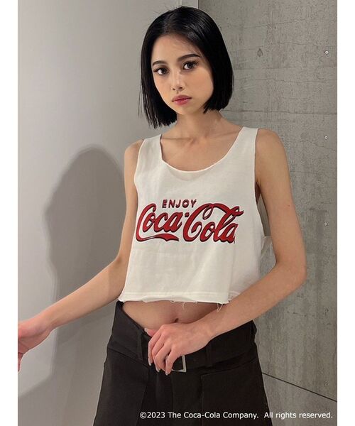 GYDA(ジェイダ)の「Coca-Cola LOOSE ショートタンクトップ(タンクトップ・レディース・ブラック/レッド/オフホワイト・FREE)」の11枚目の写真