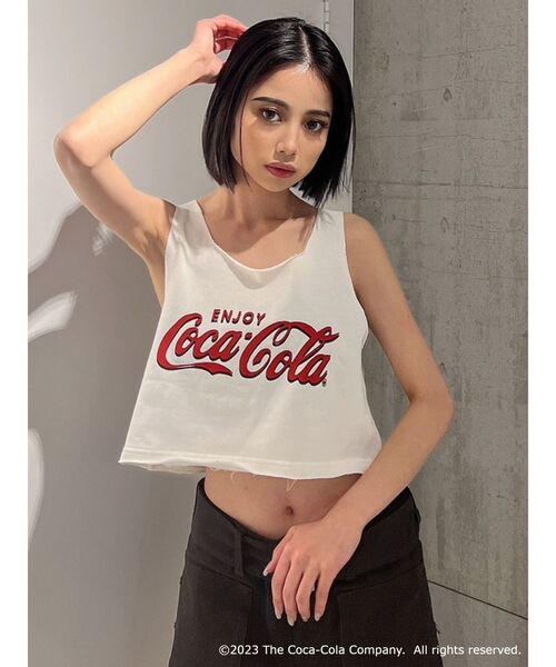 GYDA(ジェイダ)の「Coca-Cola LOOSE ショートタンクトップ(タンクトップ・レディース・ブラック/レッド/オフホワイト・FREE)」の12枚目の写真