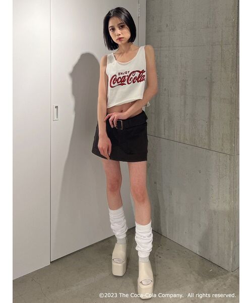 GYDA(ジェイダ)の「Coca-Cola LOOSE ショートタンクトップ(タンクトップ・レディース・ブラック/レッド/オフホワイト・FREE)」の14枚目の写真