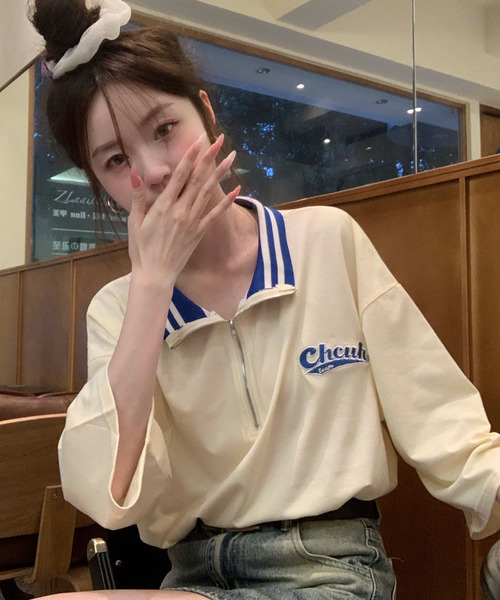 DEVICE(デバイス)の「ストリート スタンド ハーフジップ カレッジロゴ Tシャツ トラックジャケット(ジャージ・レディース・グリーン/アイボリー系・FREE)」の2枚目の写真