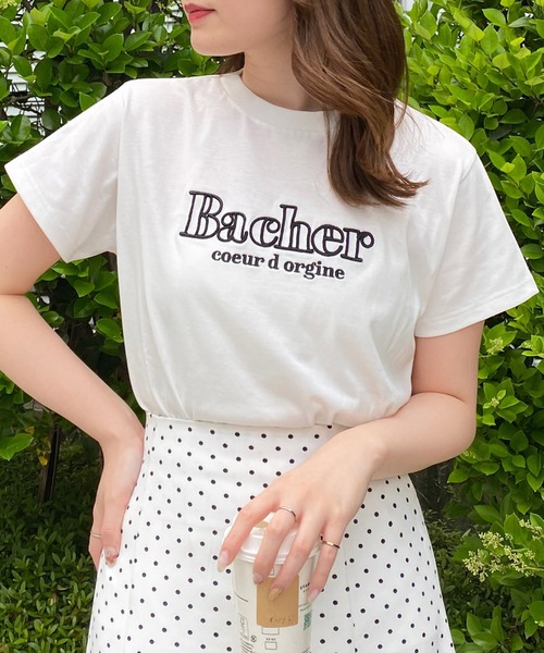 INGNI（イング）の「ふくれ刺しゅうロゴTシャツ（Tシャツ/カットソー・レディース・ホワイト×ピンク/ライトグリーン系1/ホワイト×ブルー/ホワイト×ブラック・M）」の3枚目の写真