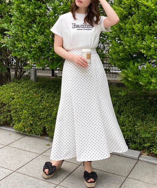 INGNI（イング）の「ふくれ刺しゅうロゴTシャツ（Tシャツ/カットソー・レディース・ホワイト×ピンク/ライトグリーン系1/ホワイト×ブルー/ホワイト×ブラック・M）」の14枚目の写真