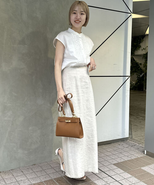 NOLLEY’S（ノーリーズ）の「◇【WEB限定】コットンサテン前立てフリルシャツ（シャツ/ブラウス・レディース・オフホワイト/ライトブルー/ネイビー・FREE）」の5枚目の写真