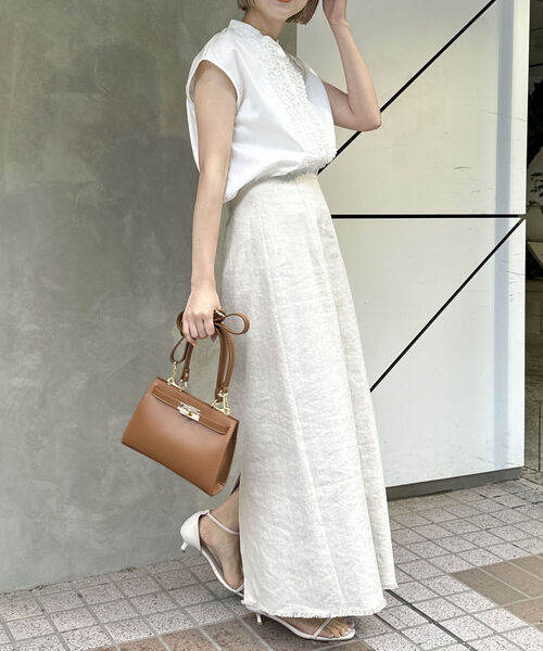 NOLLEY’S（ノーリーズ）の「◇【WEB限定】コットンサテン前立てフリルシャツ（シャツ/ブラウス・レディース・オフホワイト/ライトブルー/ネイビー・FREE）」の6枚目の写真