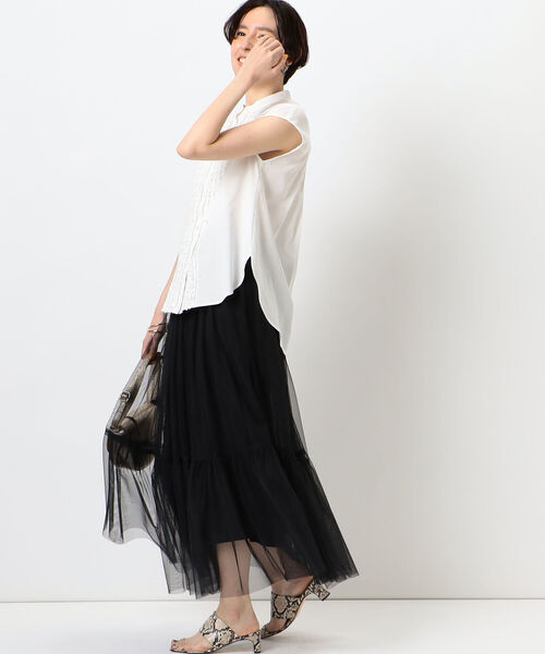 NOLLEY’S（ノーリーズ）の「◇【WEB限定】コットンサテン前立てフリルシャツ（シャツ/ブラウス・レディース・オフホワイト/ライトブルー/ネイビー・FREE）」の8枚目の写真