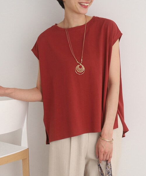 SHOO・LA・RUE（シューラルー）の「◆【接触冷感】深めスリットが大人ヘルシー フレンチスリーブTシャツ（Tシャツ/カットソー・レディース・レッド系1/ブルー/ライトグレー/ブラック・00）」の4枚目の写真