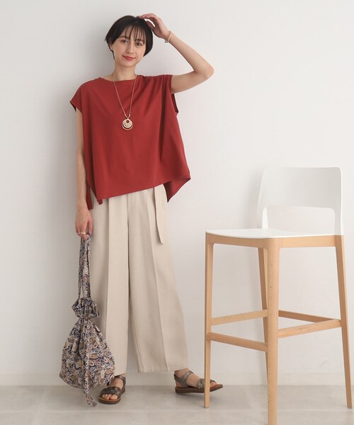 SHOO・LA・RUE（シューラルー）の「◆【接触冷感】深めスリットが大人ヘルシー フレンチスリーブTシャツ（Tシャツ/カットソー・レディース・レッド系1/ブルー/ライトグレー/ブラック・00）」の17枚目の写真