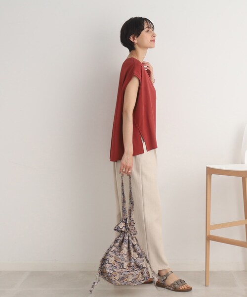 SHOO・LA・RUE（シューラルー）の「◆【接触冷感】深めスリットが大人ヘルシー フレンチスリーブTシャツ（Tシャツ/カットソー・レディース・レッド系1/ブルー/ライトグレー/ブラック・00）」の18枚目の写真