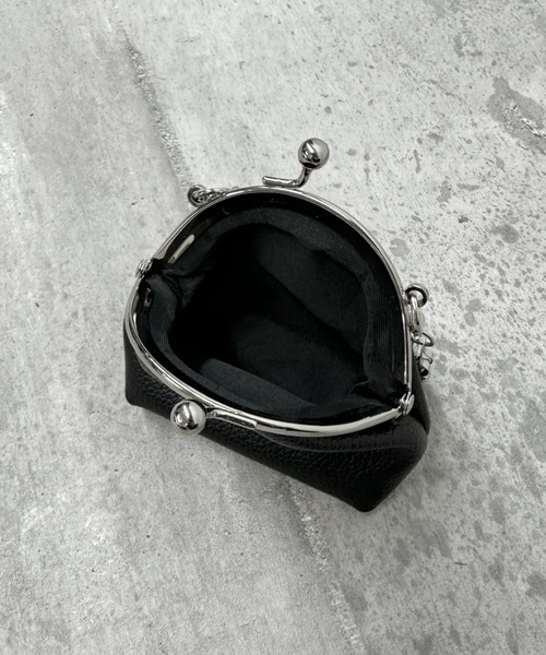LVEU.（ラブユ.）の「【LVEU.】がま口チェーンショルダーミニバッグ / バッグ 鞄 BAG ミニ ポーチ がま口 チェーン ボールチェーン 2way ショルダー 合皮  ブラック シルバー（ショルダーバッグ・レディース・ブラック/シルバー・FREE）」の13枚目の写真