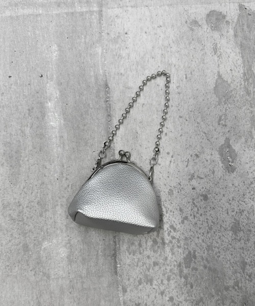 LVEU.（ラブユ.）の「【LVEU.】がま口チェーンショルダーミニバッグ / バッグ 鞄 BAG ミニ ポーチ がま口 チェーン ボールチェーン 2way ショルダー 合皮  ブラック シルバー（ショルダーバッグ・レディース・ブラック/シルバー・FREE）」の16枚目の写真
