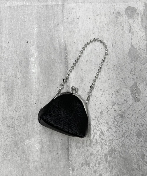 LVEU.（ラブユ.）の「【LVEU.】がま口チェーンショルダーミニバッグ / バッグ 鞄 BAG ミニ ポーチ がま口 チェーン ボールチェーン 2way ショルダー 合皮  ブラック シルバー（ショルダーバッグ・レディース・ブラック/シルバー・FREE）」の19枚目の写真