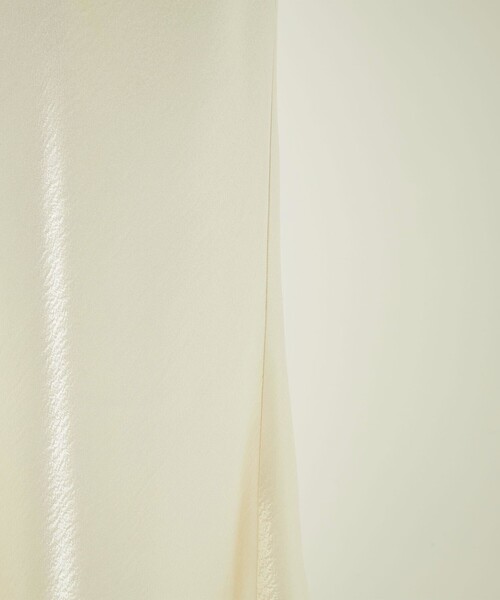 green label relaxing（グリーンレーベルリラクシング）の「グロッシー サテン ナロー スカート -帯電防止-（スカート・レディース・モカ/ブラック/オフホワイト・36/38）」の7枚目の写真