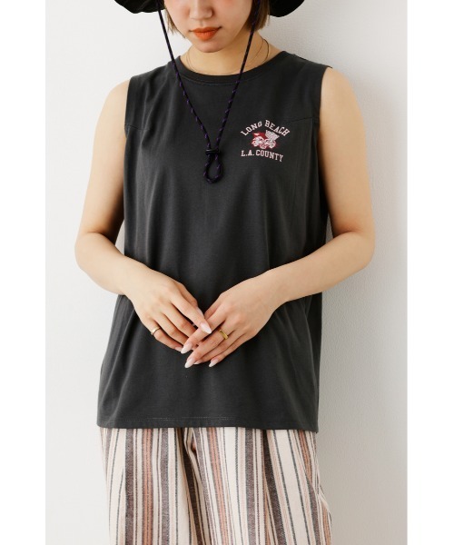 RODEO CROWNS WIDE BOWL（ロデオクラウンズワイドボウル）の「LONG BEACHノースリーブトップス（タンクトップ・レディース・オフホワイト/チャコールグレー/グリーン・FREE）」の2枚目の写真