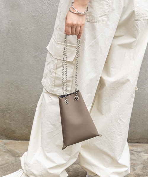 COLONY 2139（コロニートゥーワンスリーナイン）の「ハトメ巾着2WAYバッグ（ショルダーバッグ・レディース・ブルー/オフホワイト/ブラック/ブラウン・FREE）」の3枚目の写真